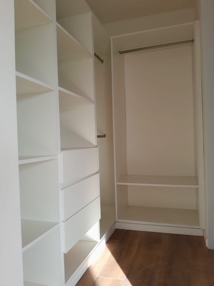 VENDO CASA 3 DORM. VILLA CATALINA. APTO CREDITO!!!