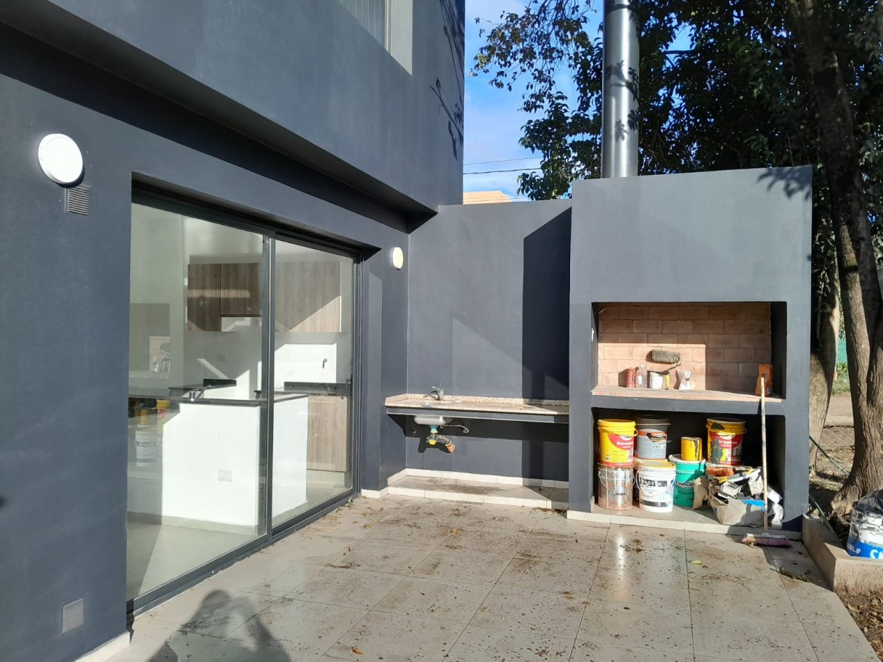 VENDO CASA 3 DORM. VILLA CATALINA. APTO CREDITO!!!