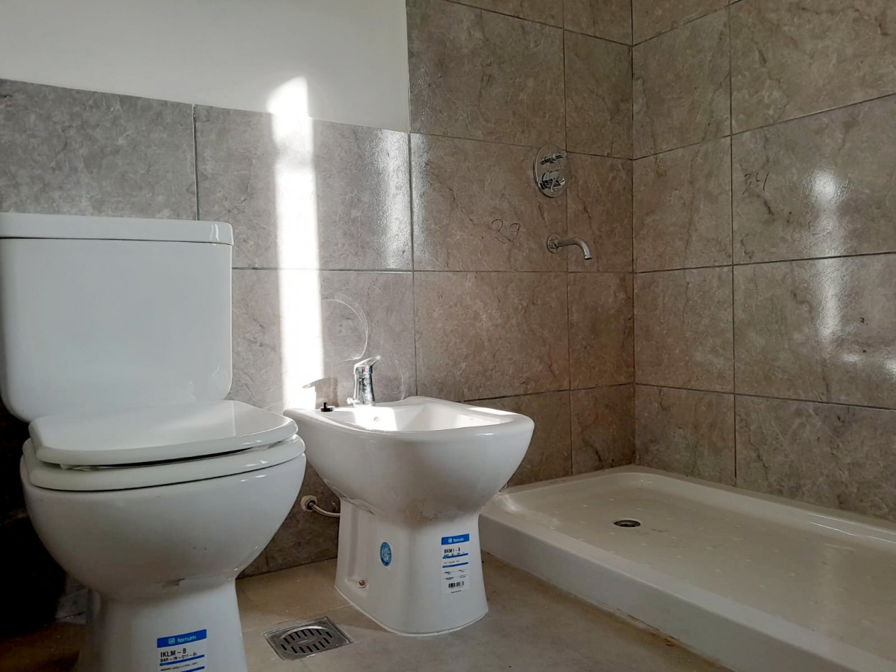 VENDO CASA 3 DORM. VILLA CATALINA. APTO CREDITO!!!