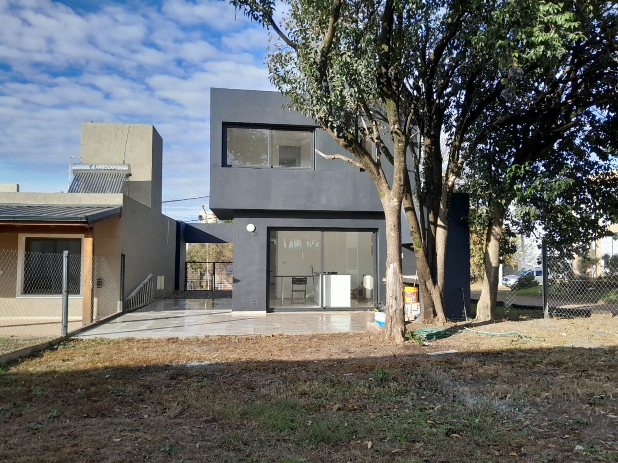 VENDO CASA 3 DORM. VILLA CATALINA. APTO CREDITO!!!