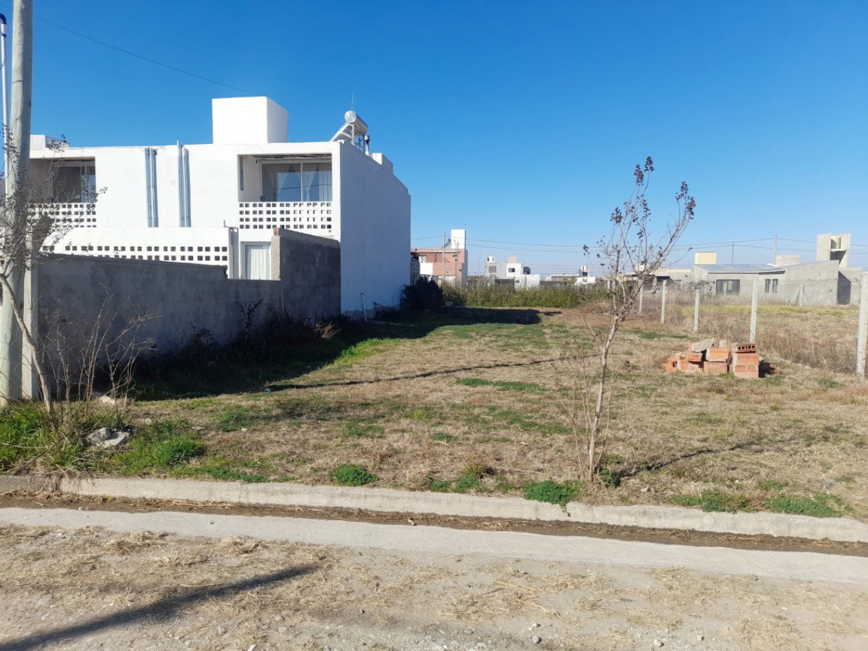 TERRENO EN VENTA  420 M. B° VILLA JUANA-ALTA GRACIA. C/ ESCRITURA. OPORTUNIDAD!