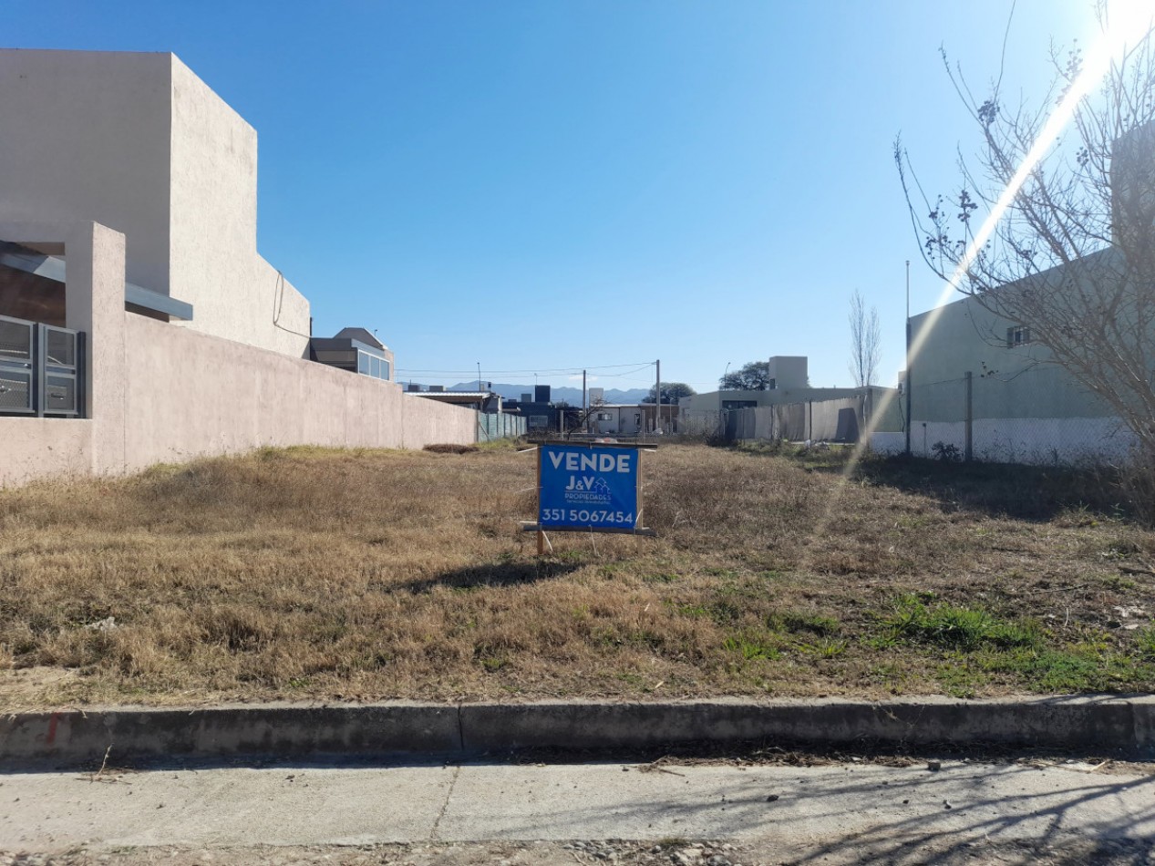 TERRENO EN VENTA  420 M. B° VILLA JUANA-ALTA GRACIA. C/ ESCRITURA. OPORTUNIDAD!