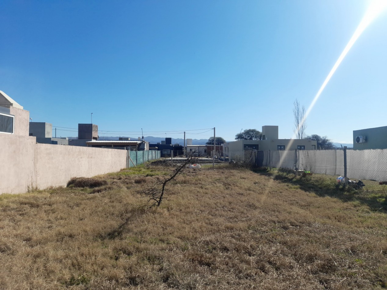 TERRENO EN VENTA  420 M. B° VILLA JUANA-ALTA GRACIA. C/ ESCRITURA. OPORTUNIDAD!