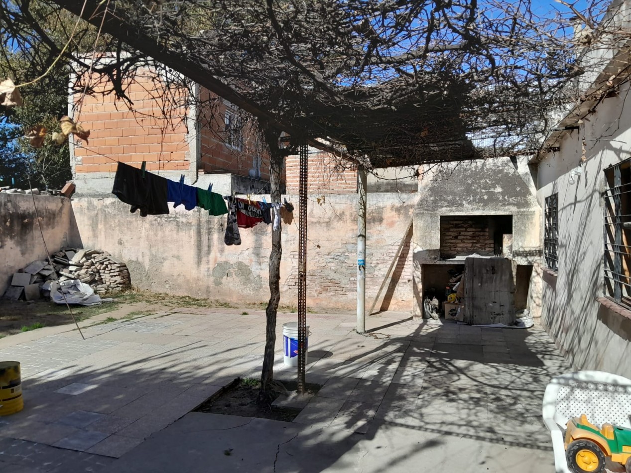 VENDO CASA 3 DORM. B° SARGENTO CABRAL. RECIBO VEHICULOS/MENOR. APTO CREDITO!!!