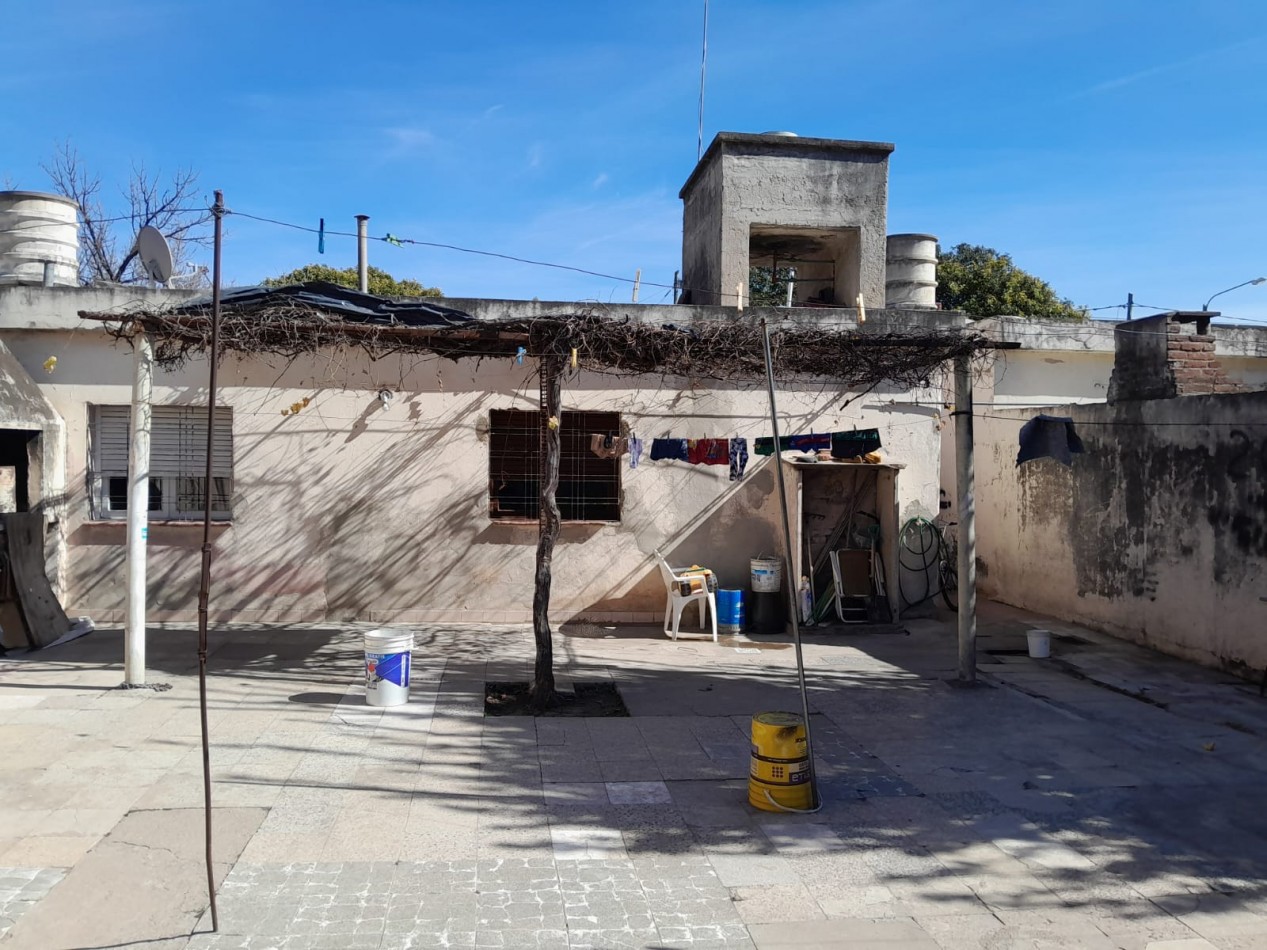 VENDO CASA 3 DORM. B° SARGENTO CABRAL. RECIBO VEHICULOS/MENOR. APTO CREDITO!!!