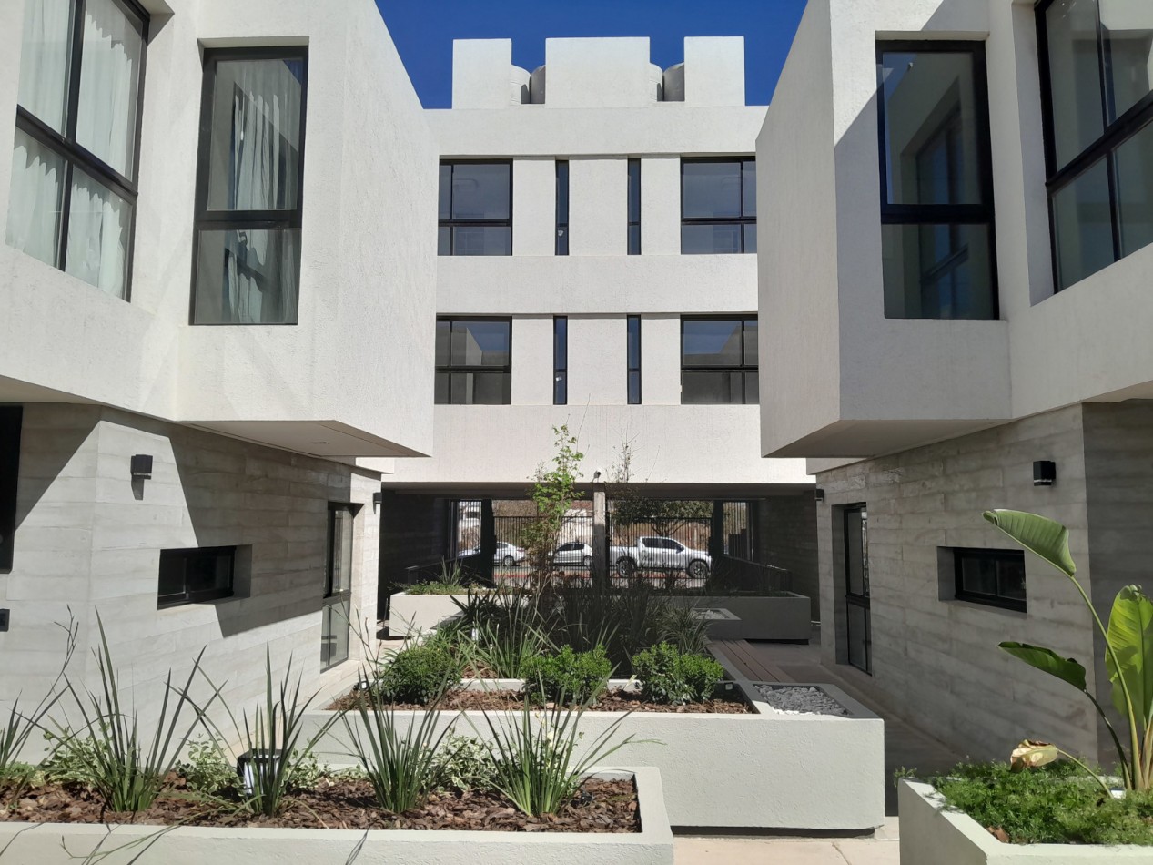 VENTA DE LOCALES COMERCIALES - HOUSING DISTRITO VEINTE