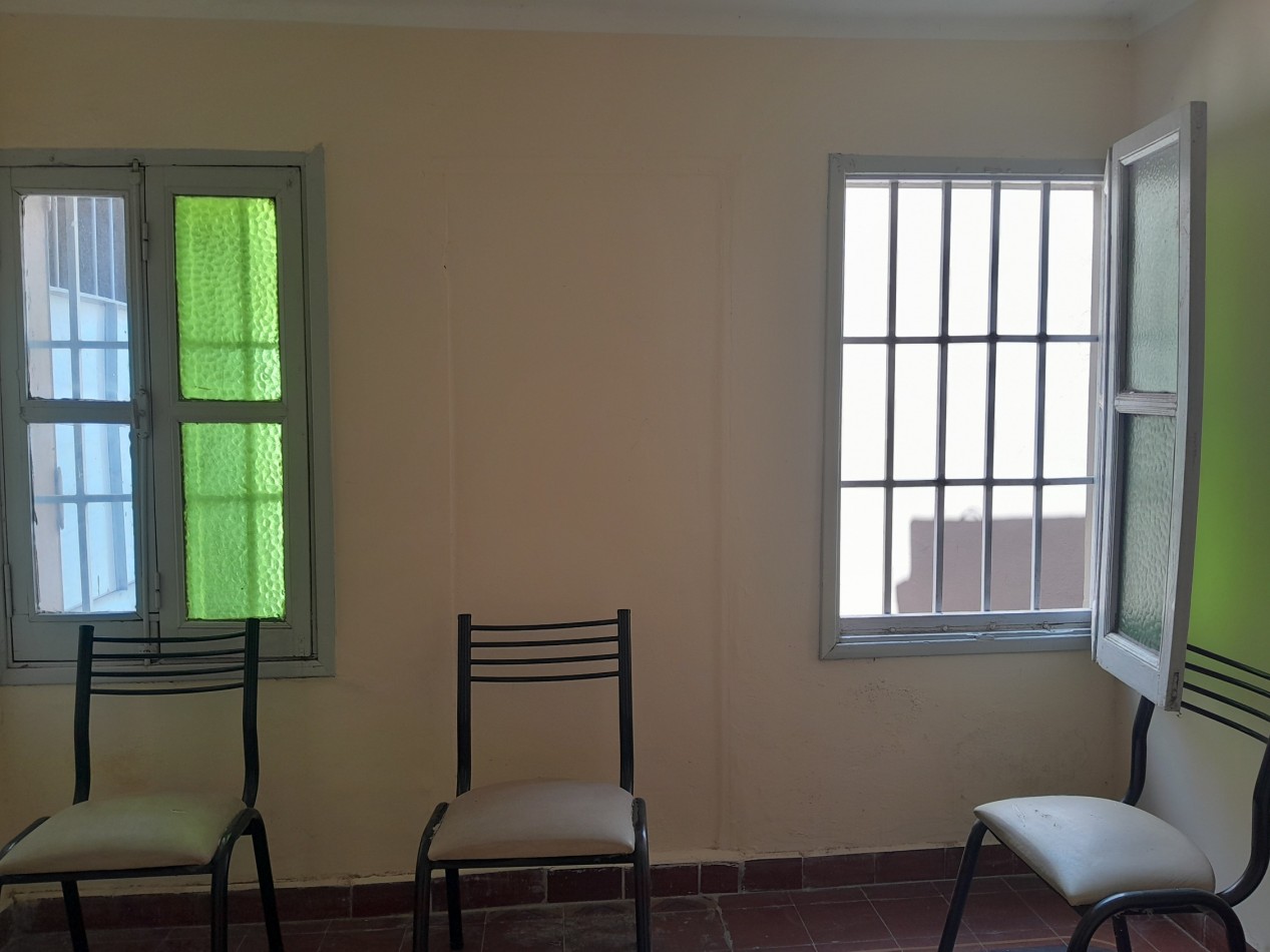VENDO CASA 3 DORM.+ DEPARTAMENTO. B° TALLERES SUD