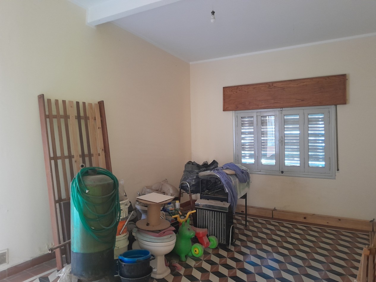 VENDO CASA 3 DORM.+ DEPARTAMENTO. B° TALLERES SUD