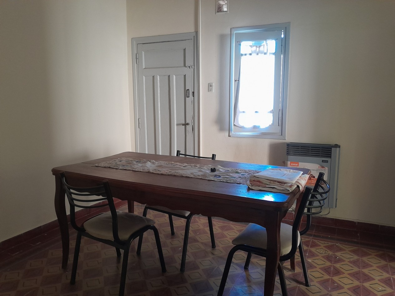 VENDO CASA 3 DORM.+ DEPARTAMENTO. B° TALLERES SUD