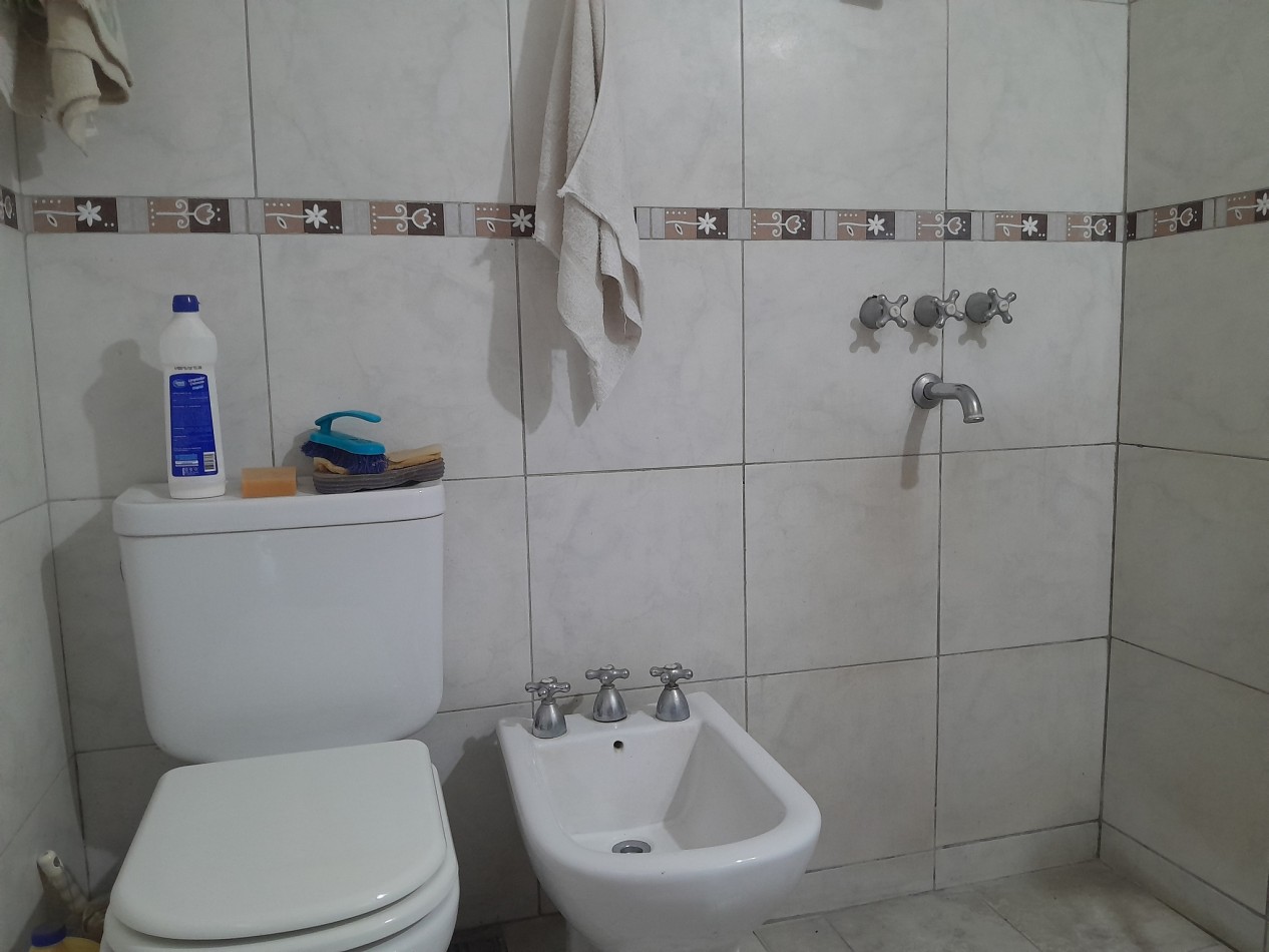 VENDO CASA 3 DORM.+ DEPARTAMENTO. B° TALLERES SUD