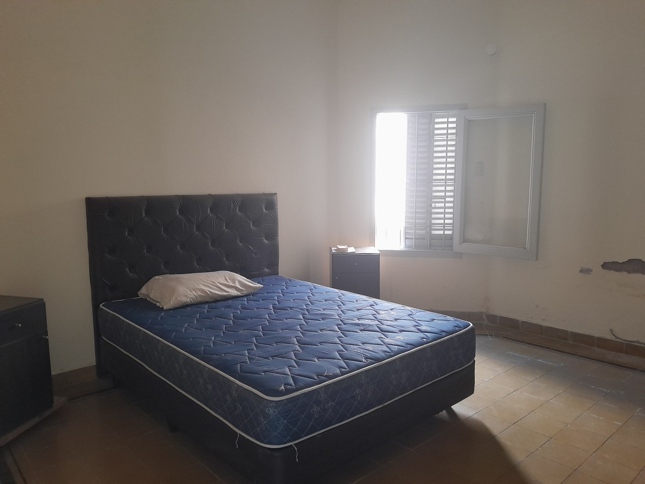 VENDO CASA 3 DORM.+ DEPARTAMENTO. B° TALLERES SUD