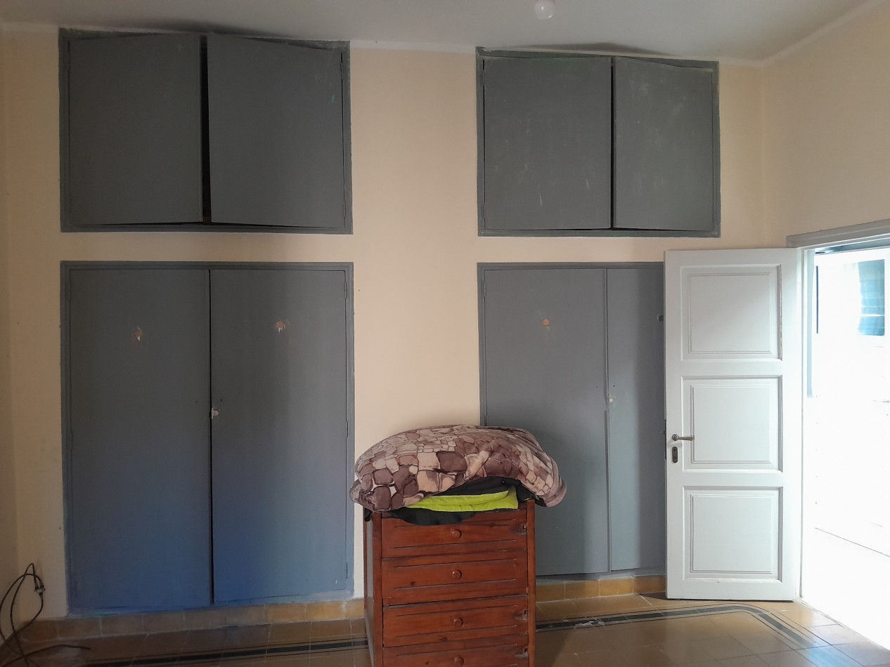 VENDO CASA 3 DORM.+ DEPARTAMENTO. B° TALLERES SUD