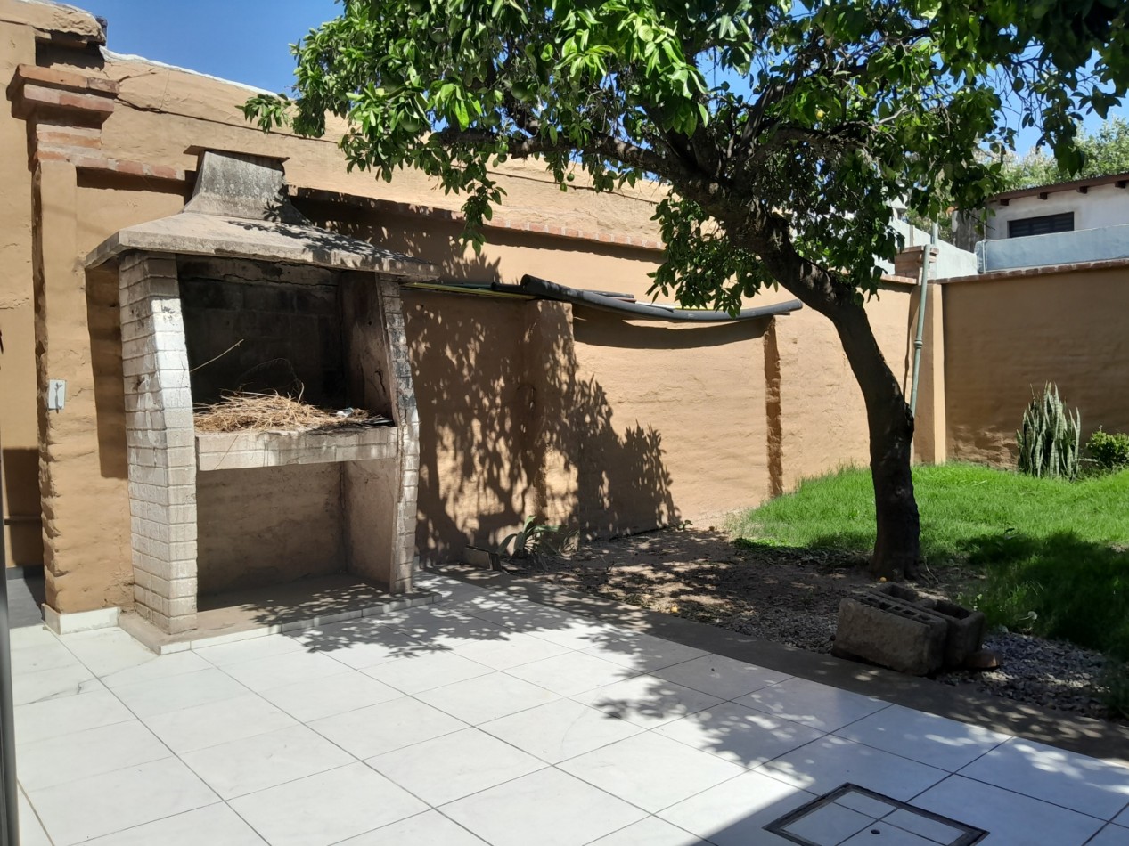 VENDO CASA 3 DORM.+ DEPARTAMENTO. B° TALLERES SUD