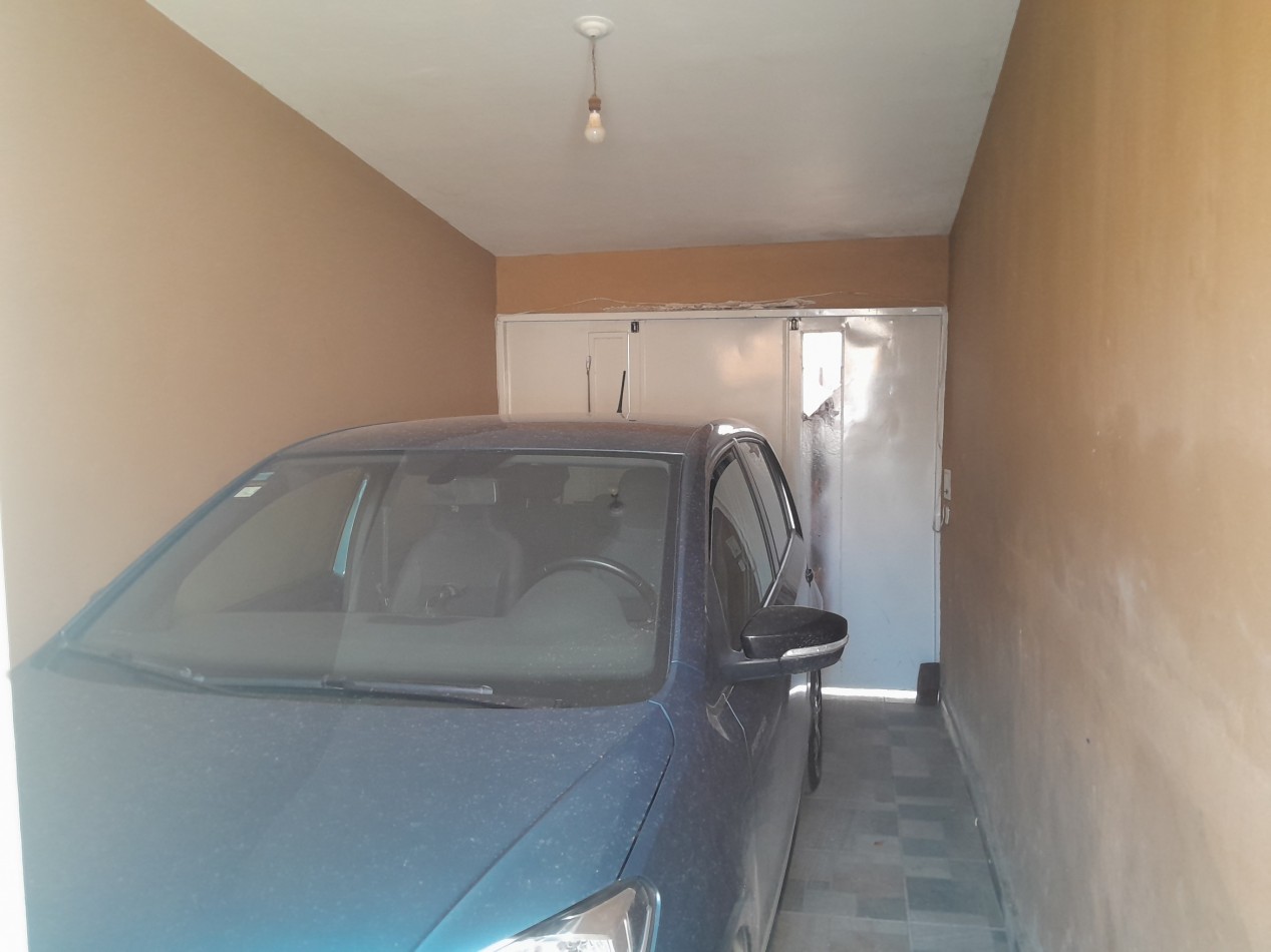 VENDO CASA 3 DORM.+ DEPARTAMENTO. B° TALLERES SUD