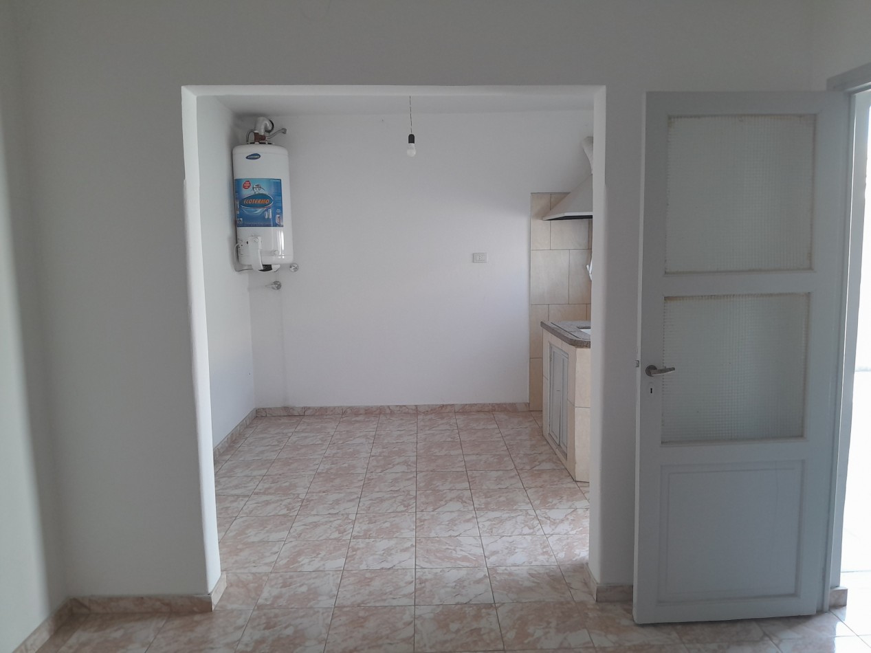 VENDO CASA 3 DORM.+ DEPARTAMENTO. B° TALLERES SUD