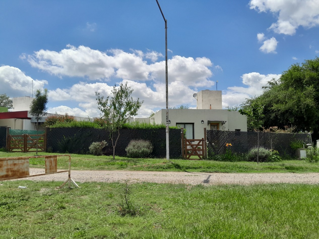 VENDO LOTE 476 M2 VILLA CATALINA 1° ETAPA. EXCELENTE UBICACION!!!
