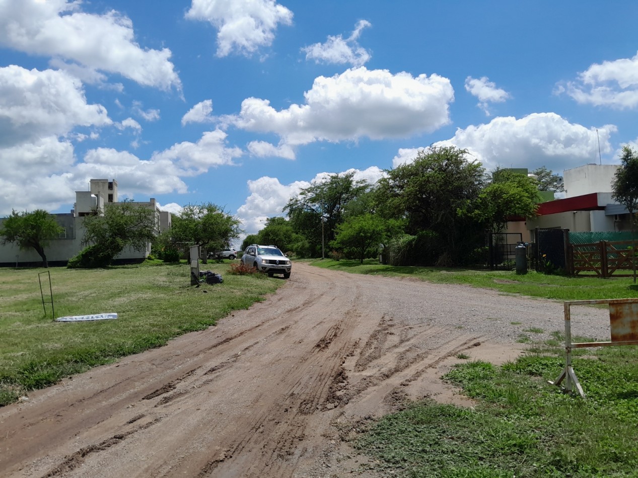 VENDO LOTE 476 M2 VILLA CATALINA 1° ETAPA. EXCELENTE UBICACION!!!