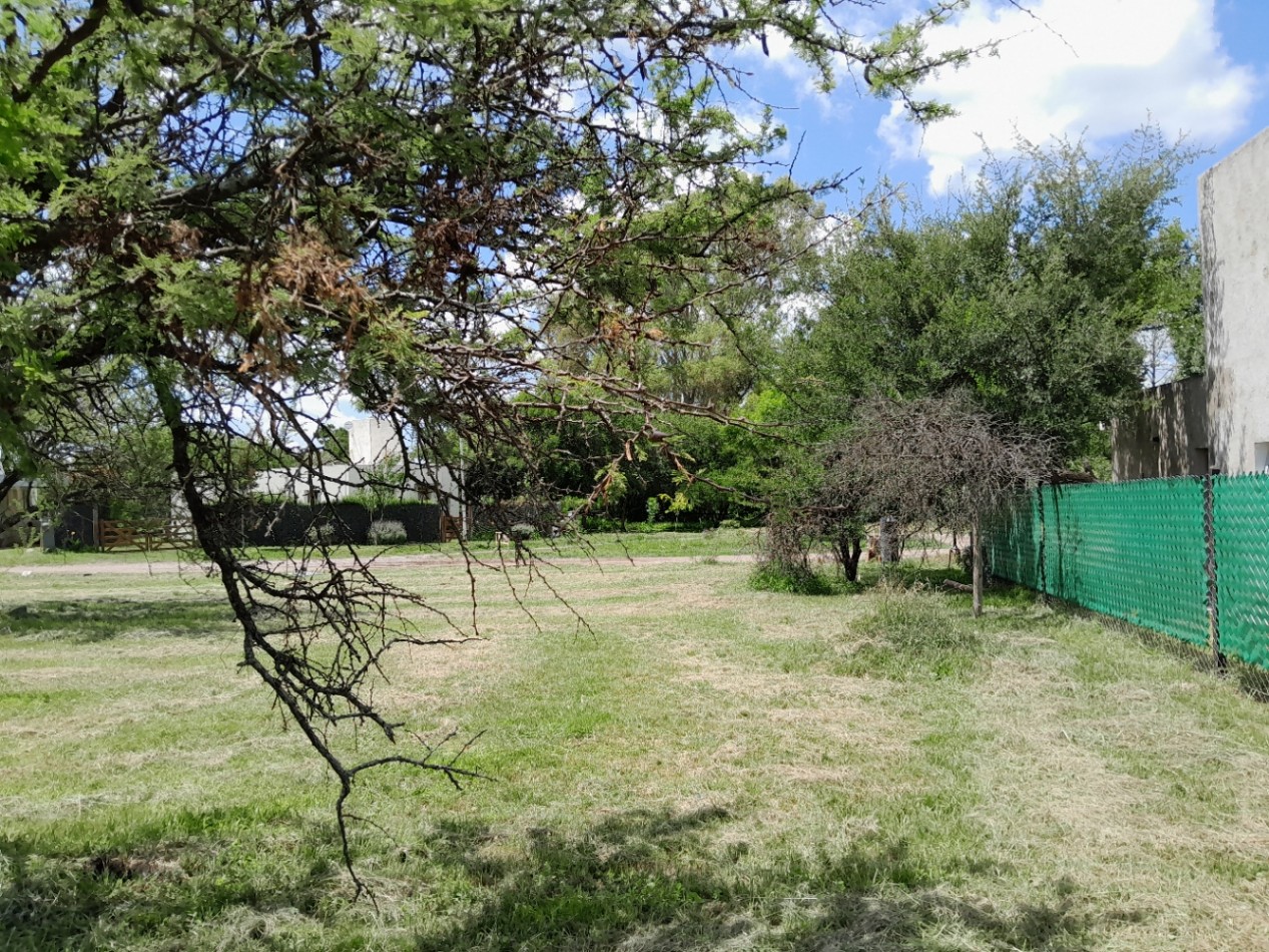 VENDO LOTE 476 M2 VILLA CATALINA 1° ETAPA. EXCELENTE UBICACION!!!