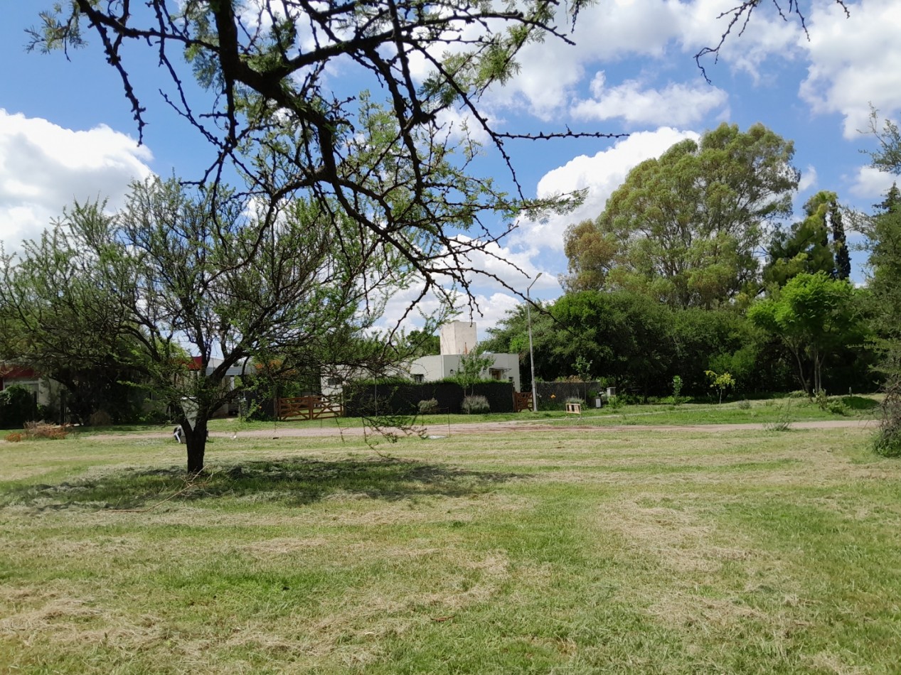 VENDO LOTE 476 M2 VILLA CATALINA 1° ETAPA. EXCELENTE UBICACION!!!