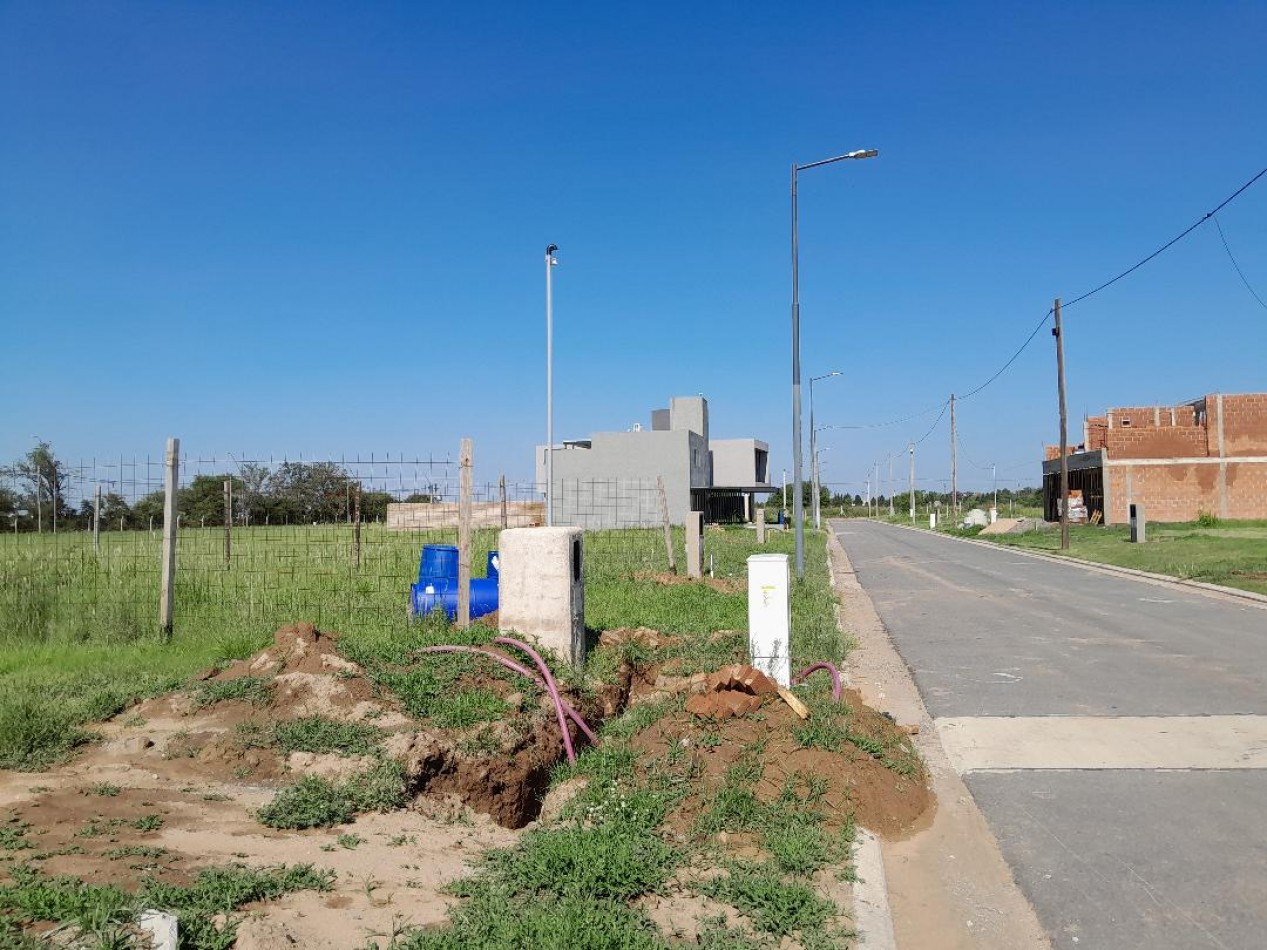 Vendo lote de 250 m² en Cuestas de Manantiales - Apto Duplex