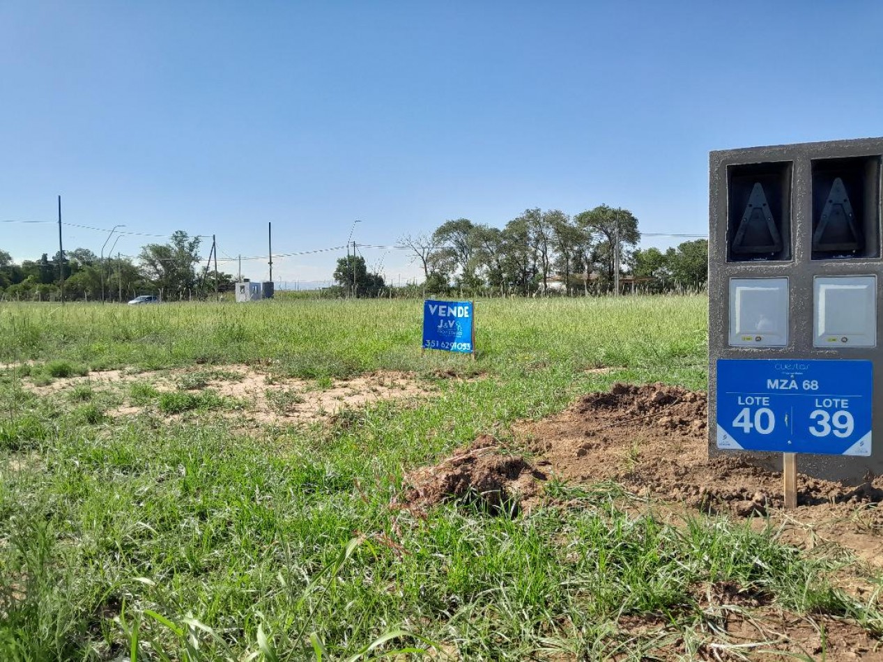 Vendo lote de 250 m² en Cuestas de Manantiales - Apto Duplex