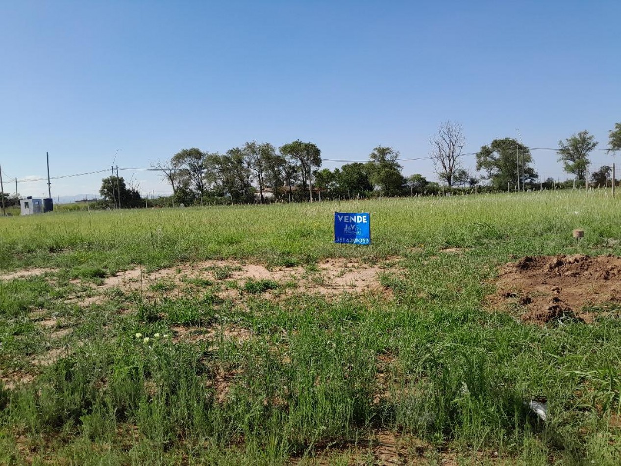 Vendo lote de 250 m² en Cuestas de Manantiales - Apto Duplex