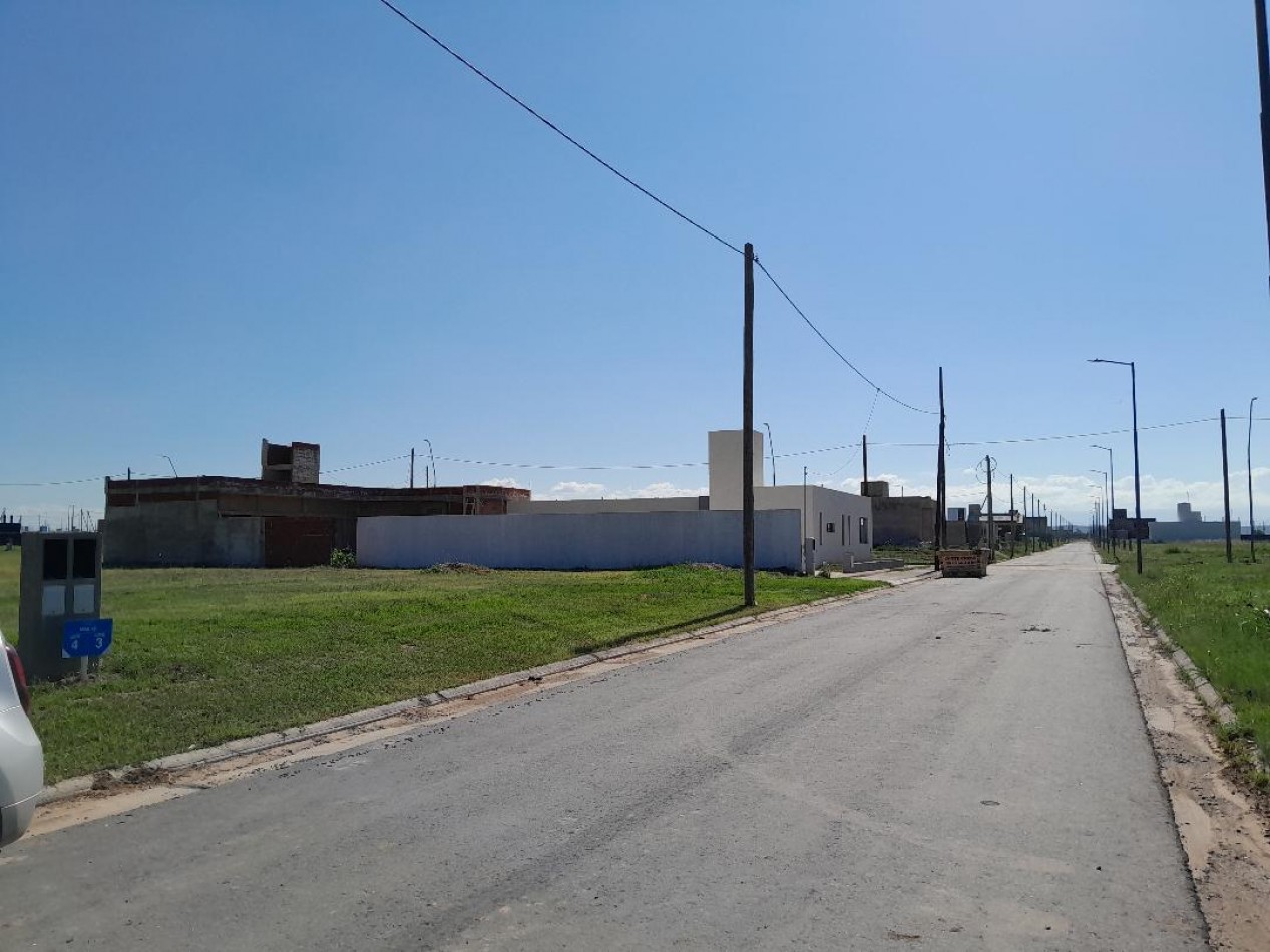 Vendo lote de 250 m² en Cuestas de Manantiales - Apto Duplex