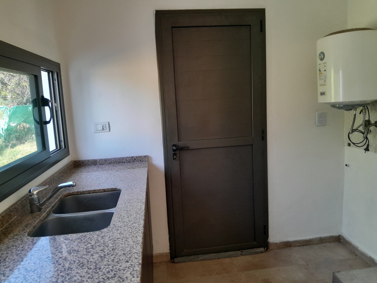 VENTA CASA 3 DORMITORIOS - VILLA CATALINA - PRIMERA ETAPA - ESCRITURA