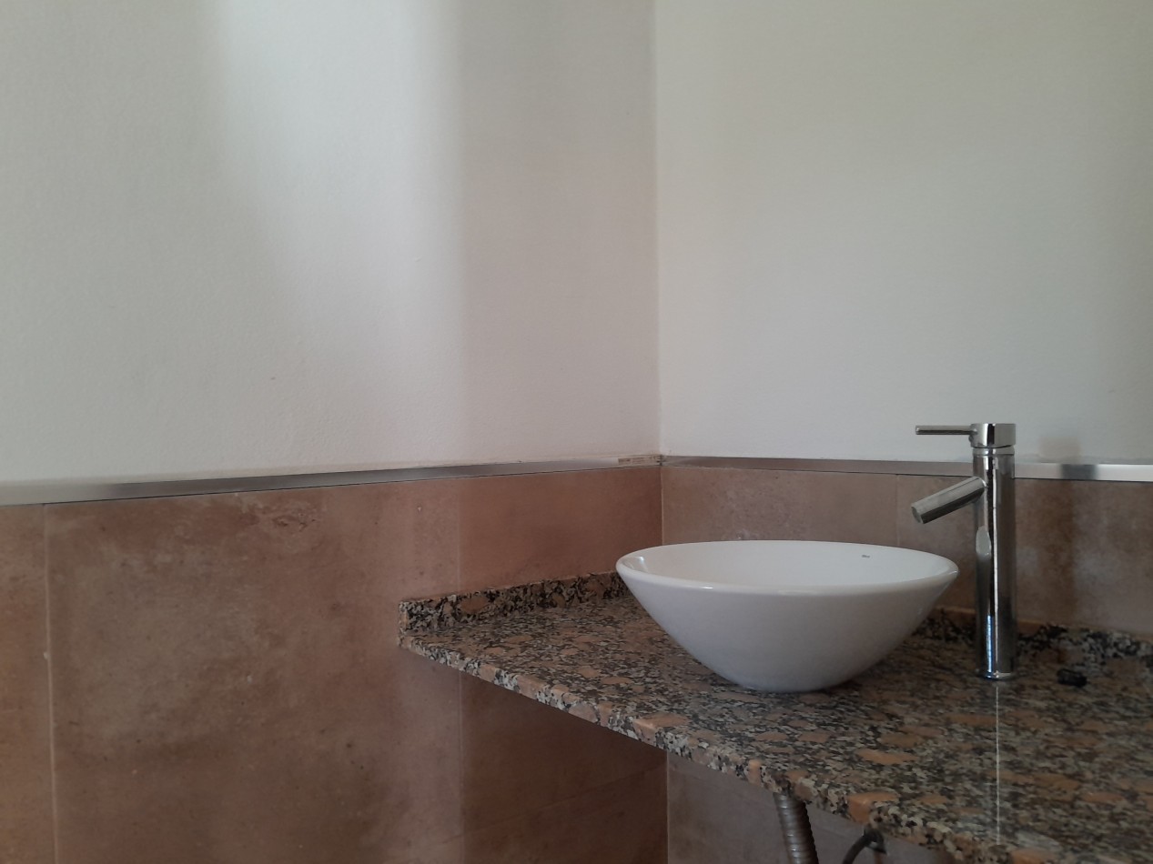 VENTA CASA 3 DORMITORIOS - VILLA CATALINA - PRIMERA ETAPA - ESCRITURA
