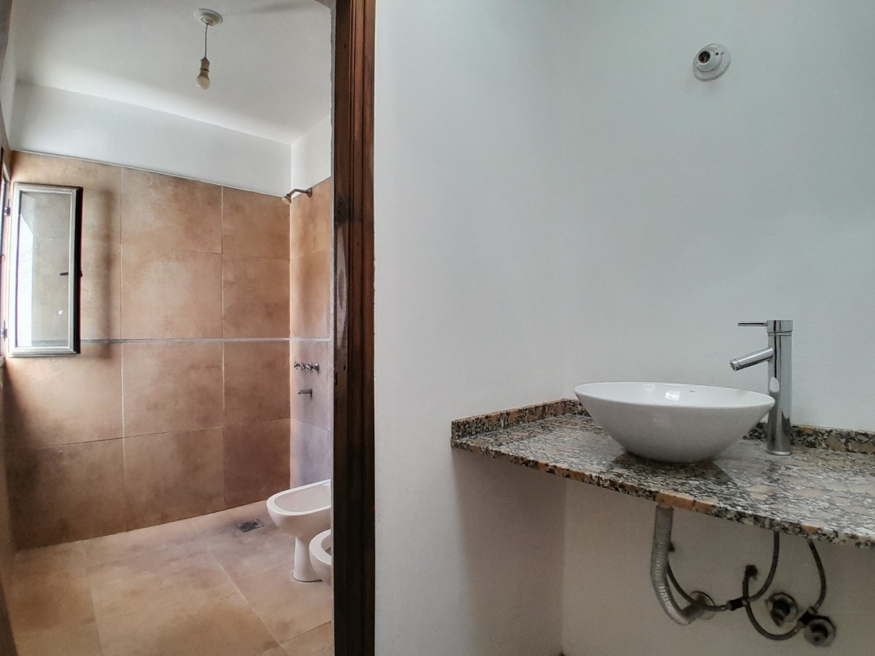VENTA CASA 3 DORMITORIOS - VILLA CATALINA - PRIMERA ETAPA - ESCRITURA
