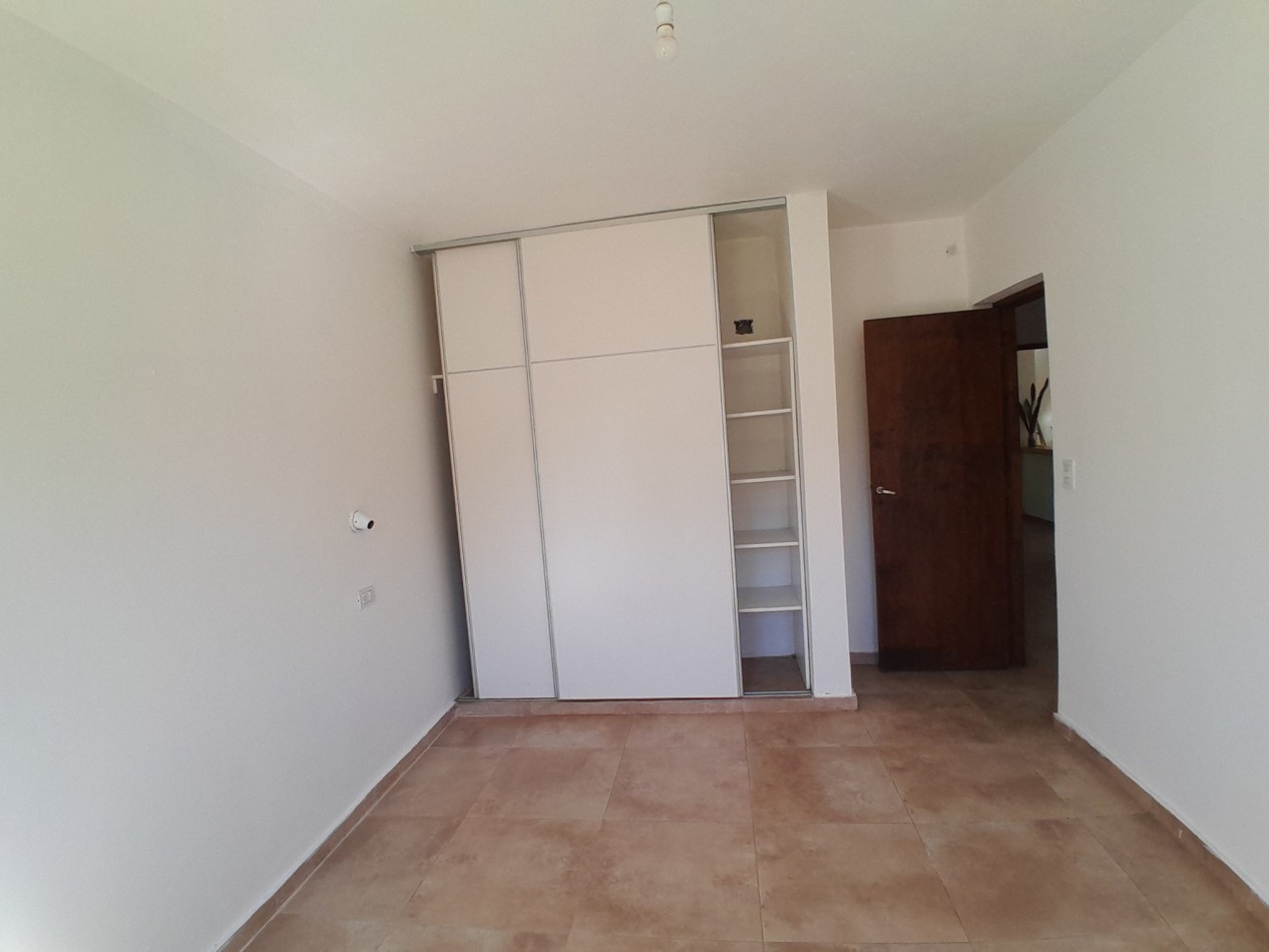 VENTA CASA 3 DORMITORIOS - VILLA CATALINA - PRIMERA ETAPA - ESCRITURA