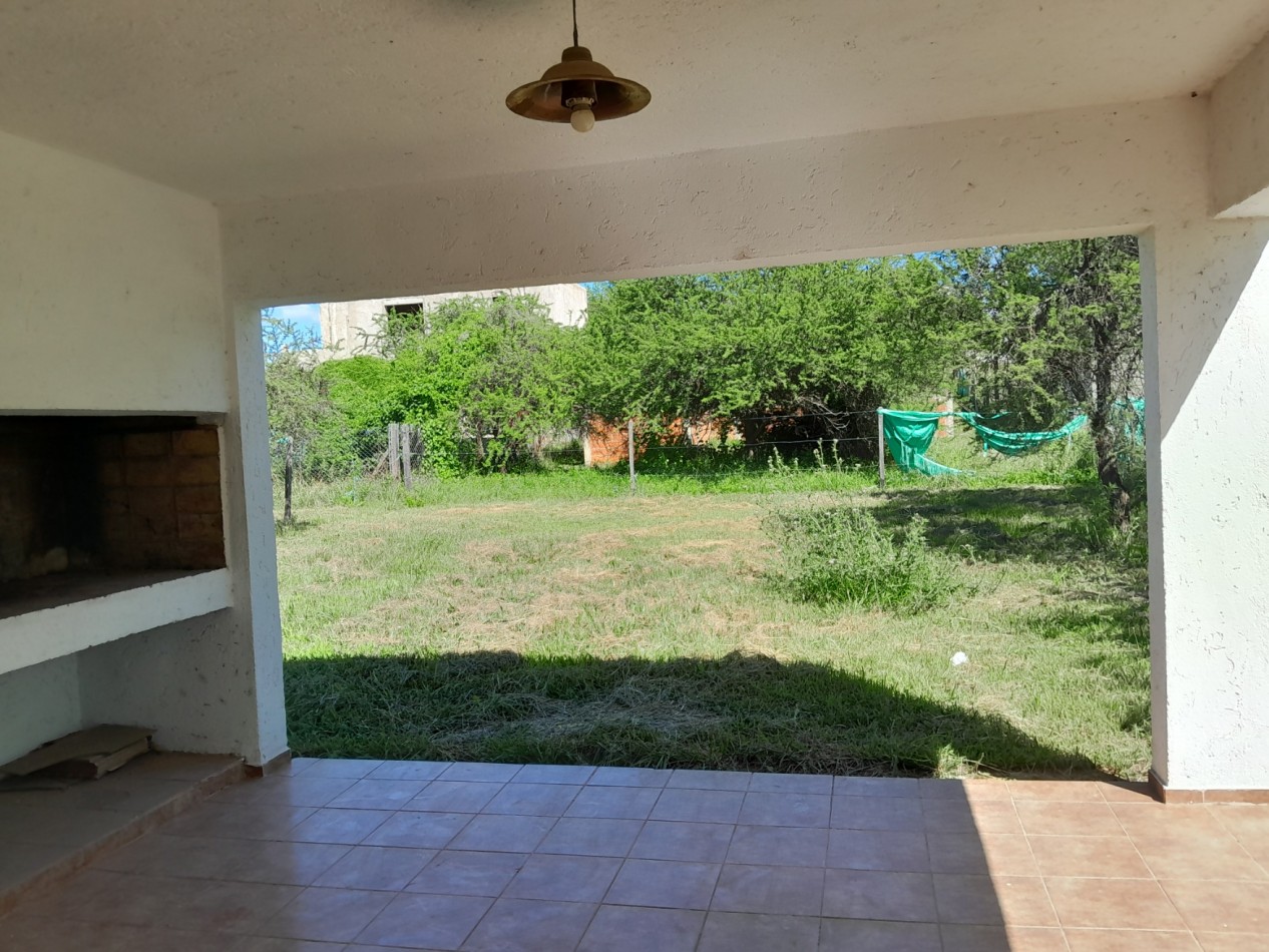 VENTA CASA 3 DORMITORIOS - VILLA CATALINA - PRIMERA ETAPA - ESCRITURA