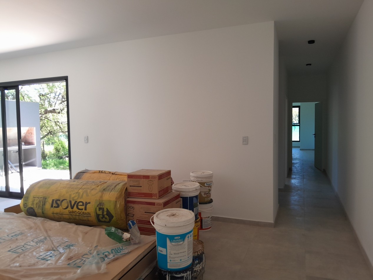 Casa 3 Dormitorios a Estrenar - Excelente Calidad - Villa Catalina