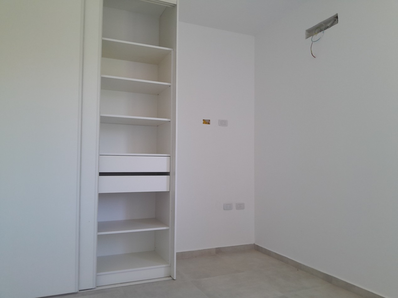 Casa 3 Dormitorios a Estrenar - Excelente Calidad - Villa Catalina