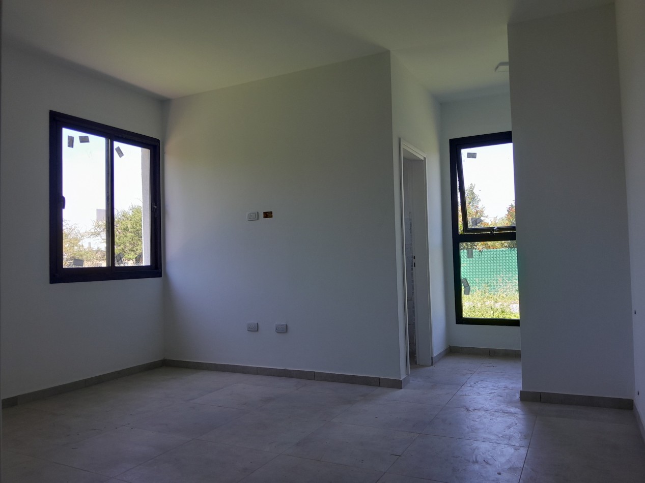 Casa 3 Dormitorios a Estrenar - Excelente Calidad - Villa Catalina