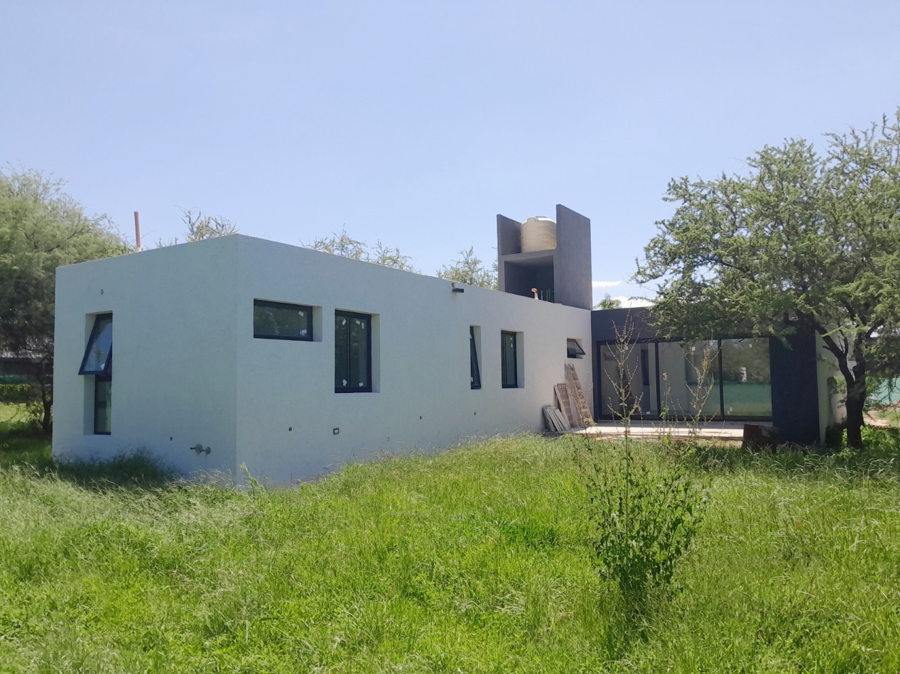 Casa 3 Dormitorios a Estrenar - Excelente Calidad - Villa Catalina