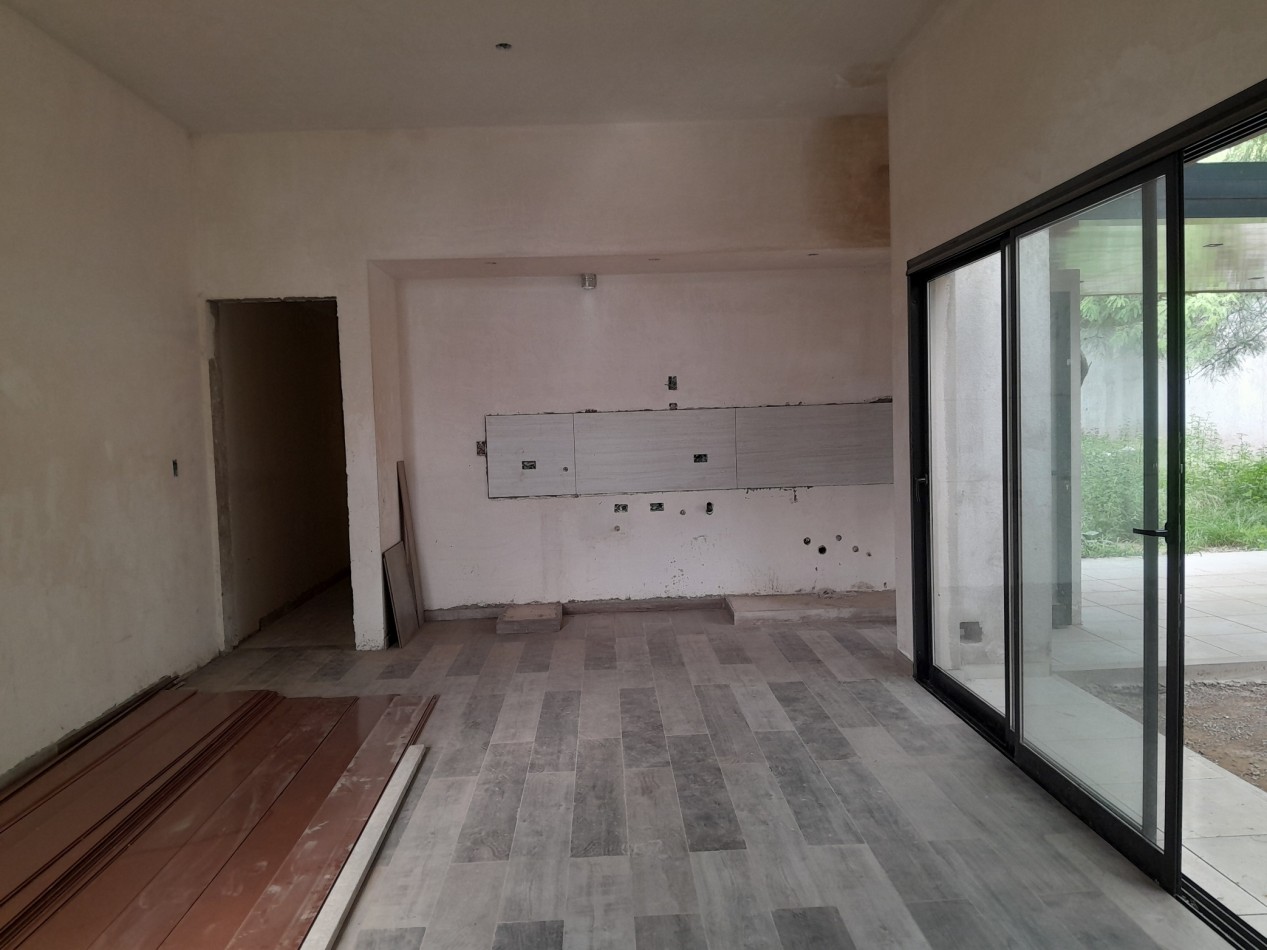 Casa 3 Dormitorios a Estrenar - Excelente Calidad - Villa Catalina