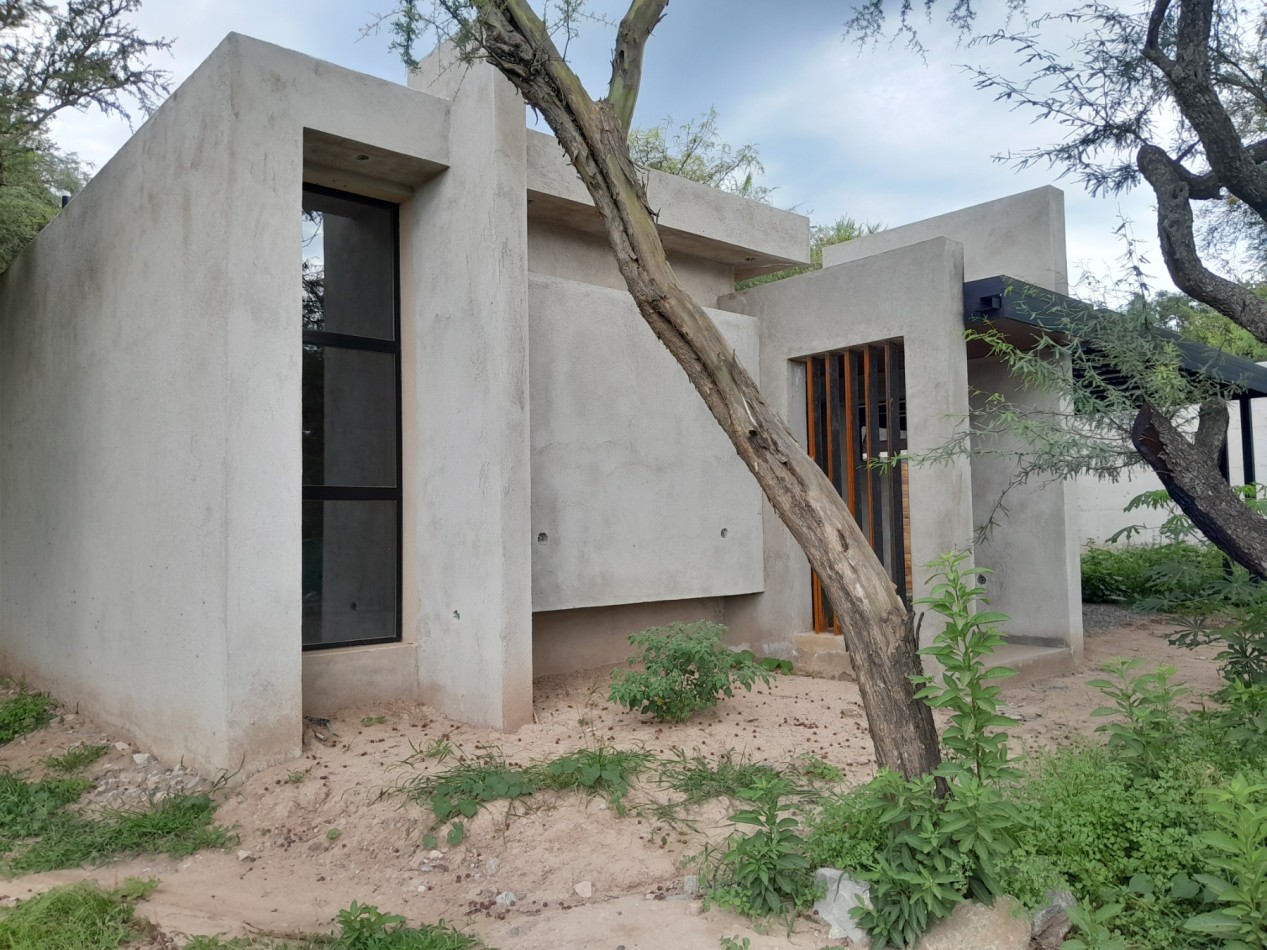 Casa 3 Dormitorios a Estrenar - Excelente Calidad - Villa Catalina