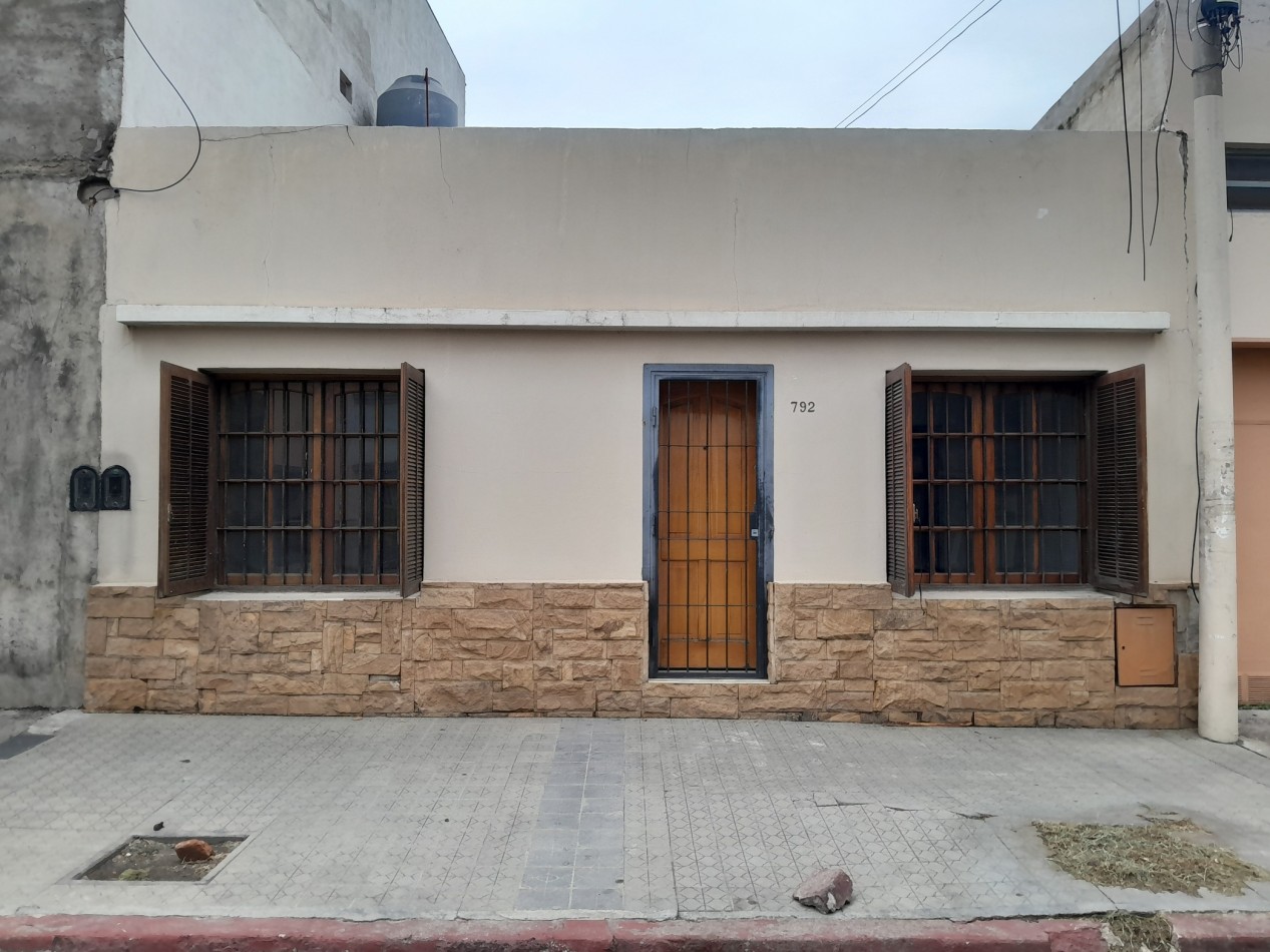 VENDO CASA 3 DORM. B° PUEYRREDON - ESCRITURA.