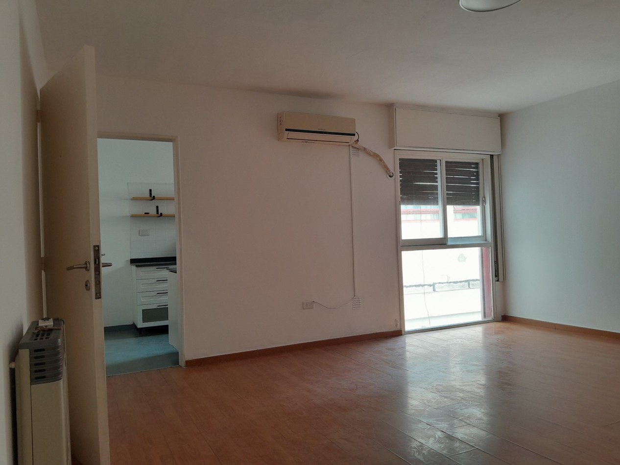 VENDO DEPARTAMENTO 2 DORM. + COCHERA RECICLADO. B° SAN MARTIN