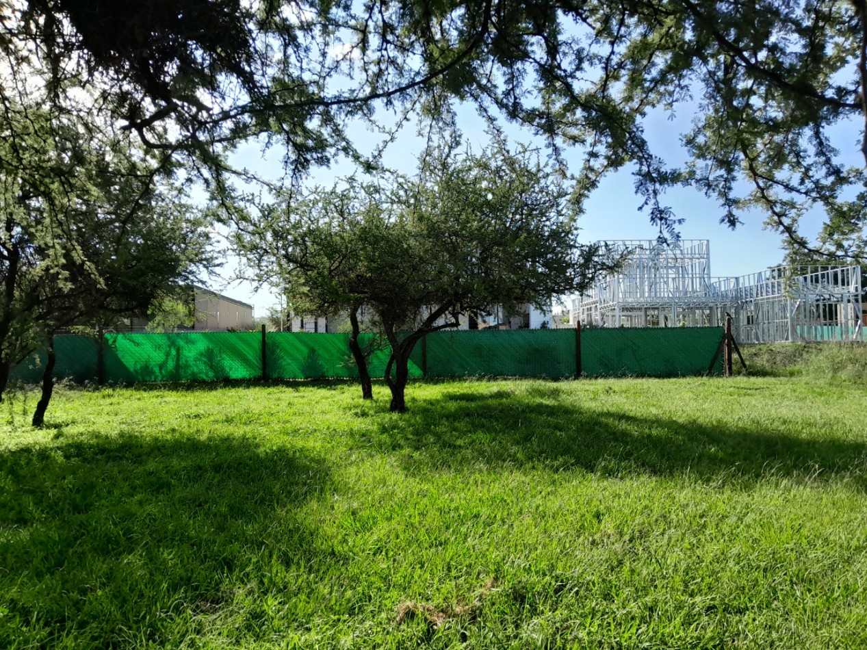 VENDO LOTE 700 m² - BELA VISTA/VILLA CATALINA