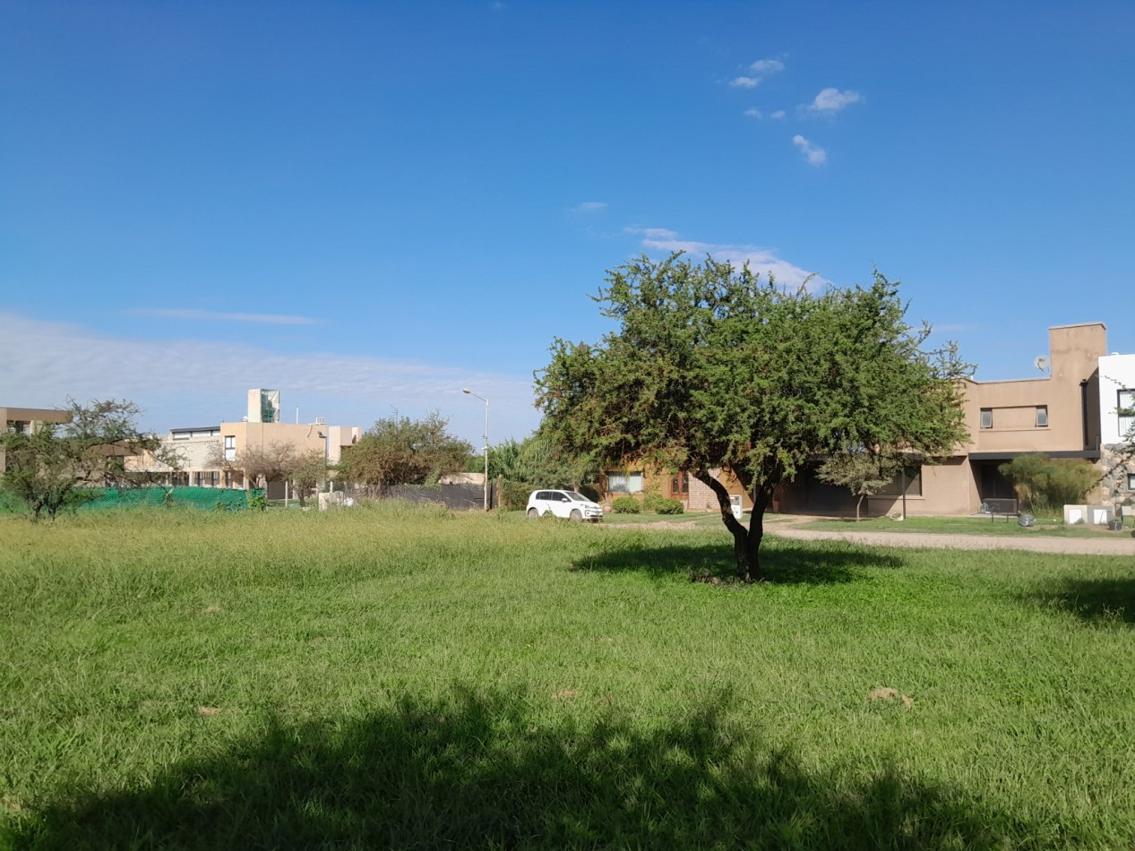 VENDO LOTE 700 m² - BELA VISTA/VILLA CATALINA