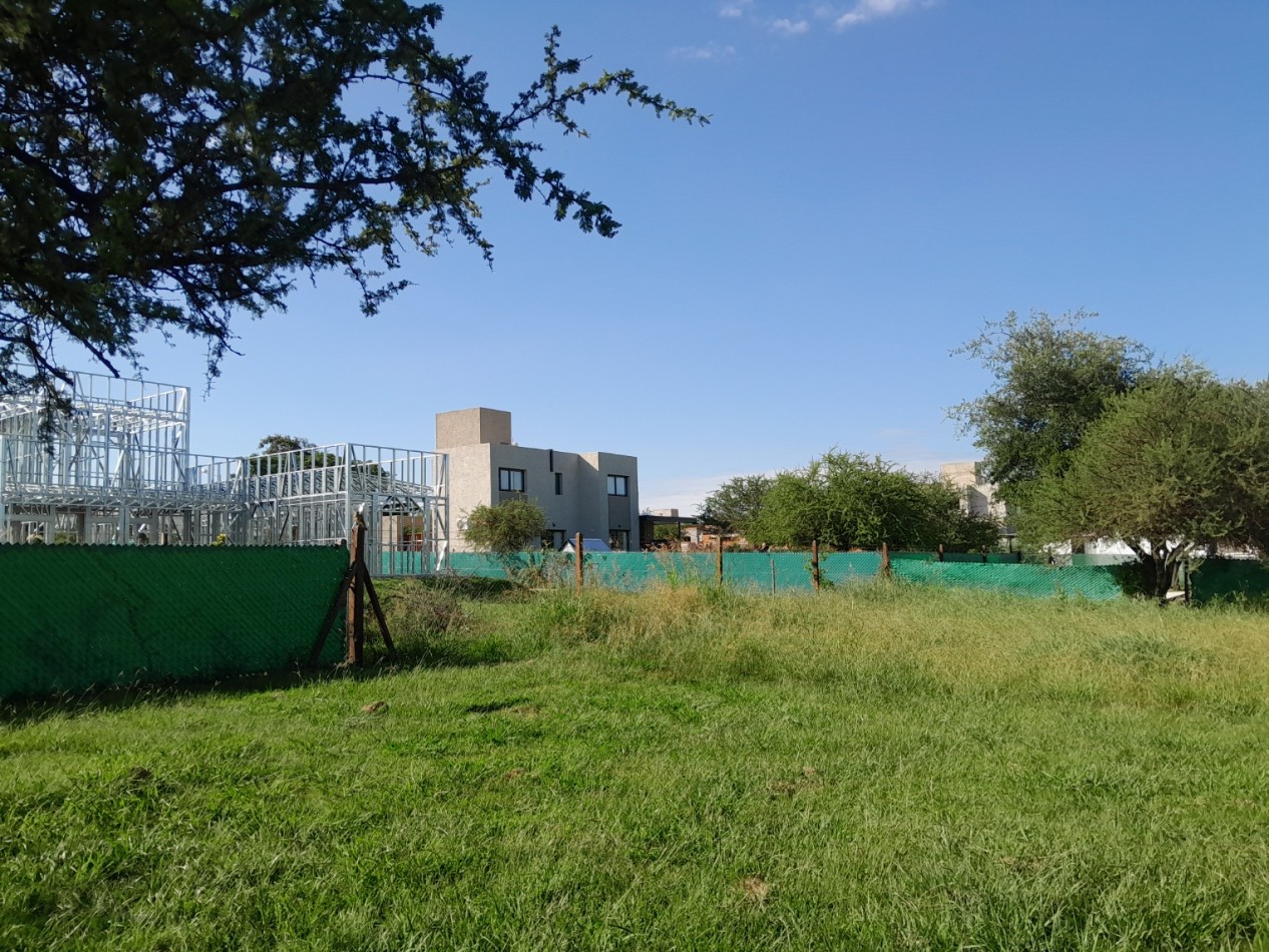 VENDO LOTE 700 m² - BELA VISTA/VILLA CATALINA