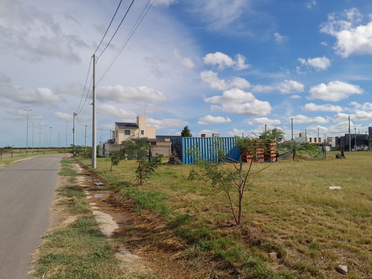 LOTE EN VENTA - 250 m² - VALLE CERCANO - B° EL EQUIPO