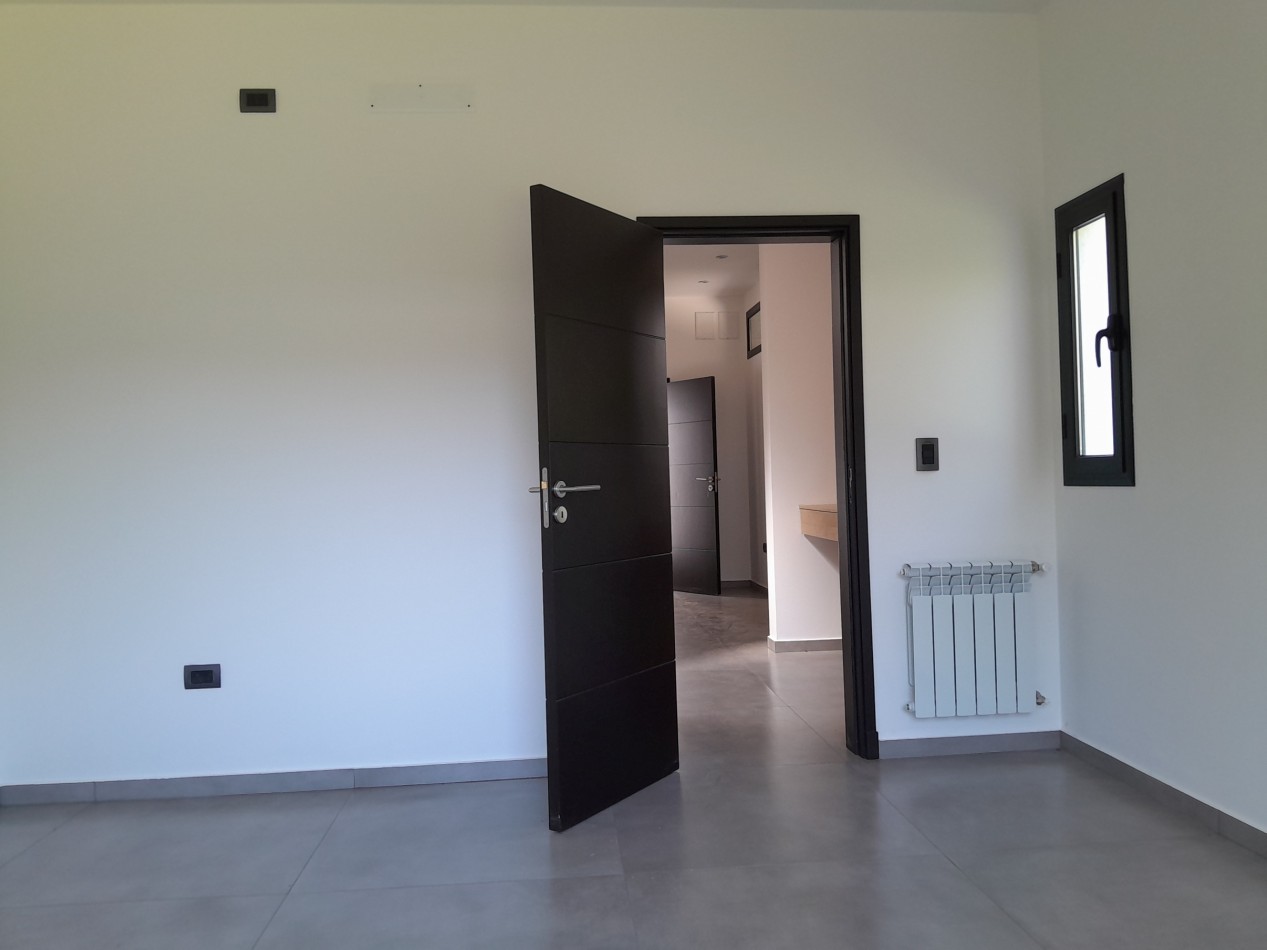 VENDO HERMOSA CASA DE 2 DORM. A ESTRENAR EN LAS CAÑITAS.