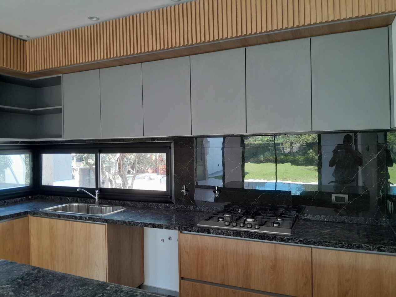 VENDO HERMOSA CASA DE 2 DORM. A ESTRENAR EN LAS CAÑITAS.