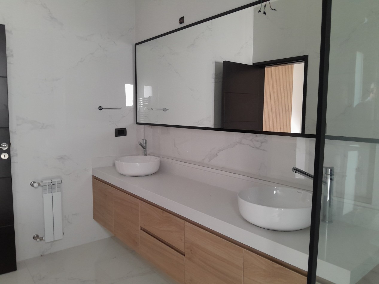 VENDO HERMOSA CASA DE 2 DORM. A ESTRENAR EN LAS CAÑITAS.