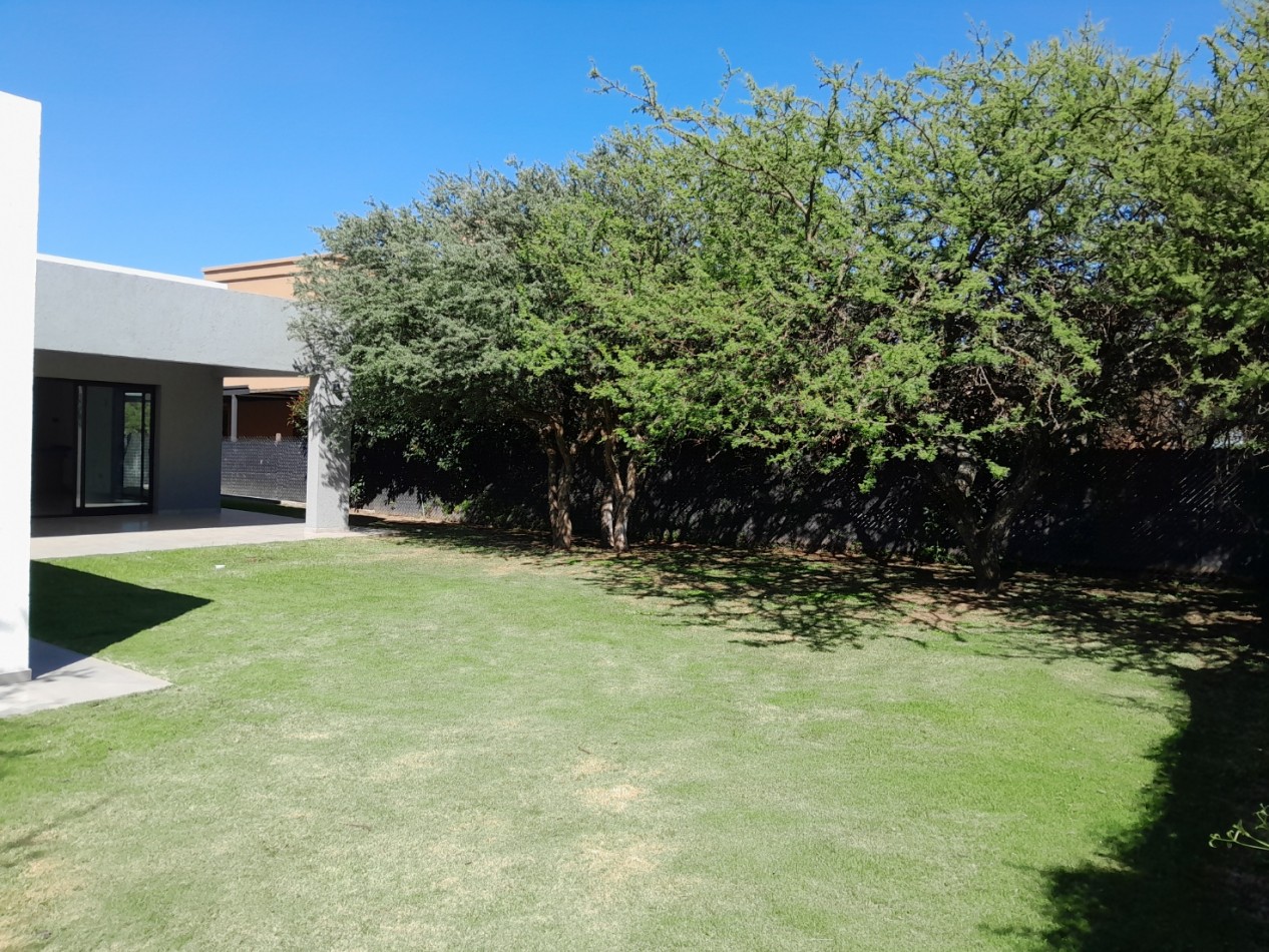 VENDO HERMOSA CASA DE 2 DORM. A ESTRENAR EN LAS CAÑITAS.