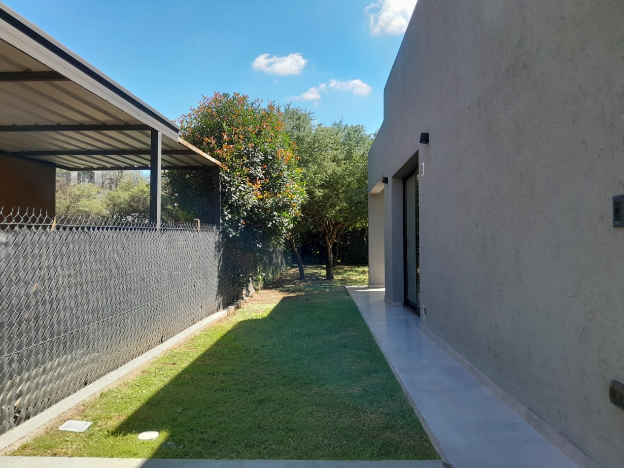 VENDO HERMOSA CASA DE 2 DORM. A ESTRENAR EN LAS CAÑITAS.