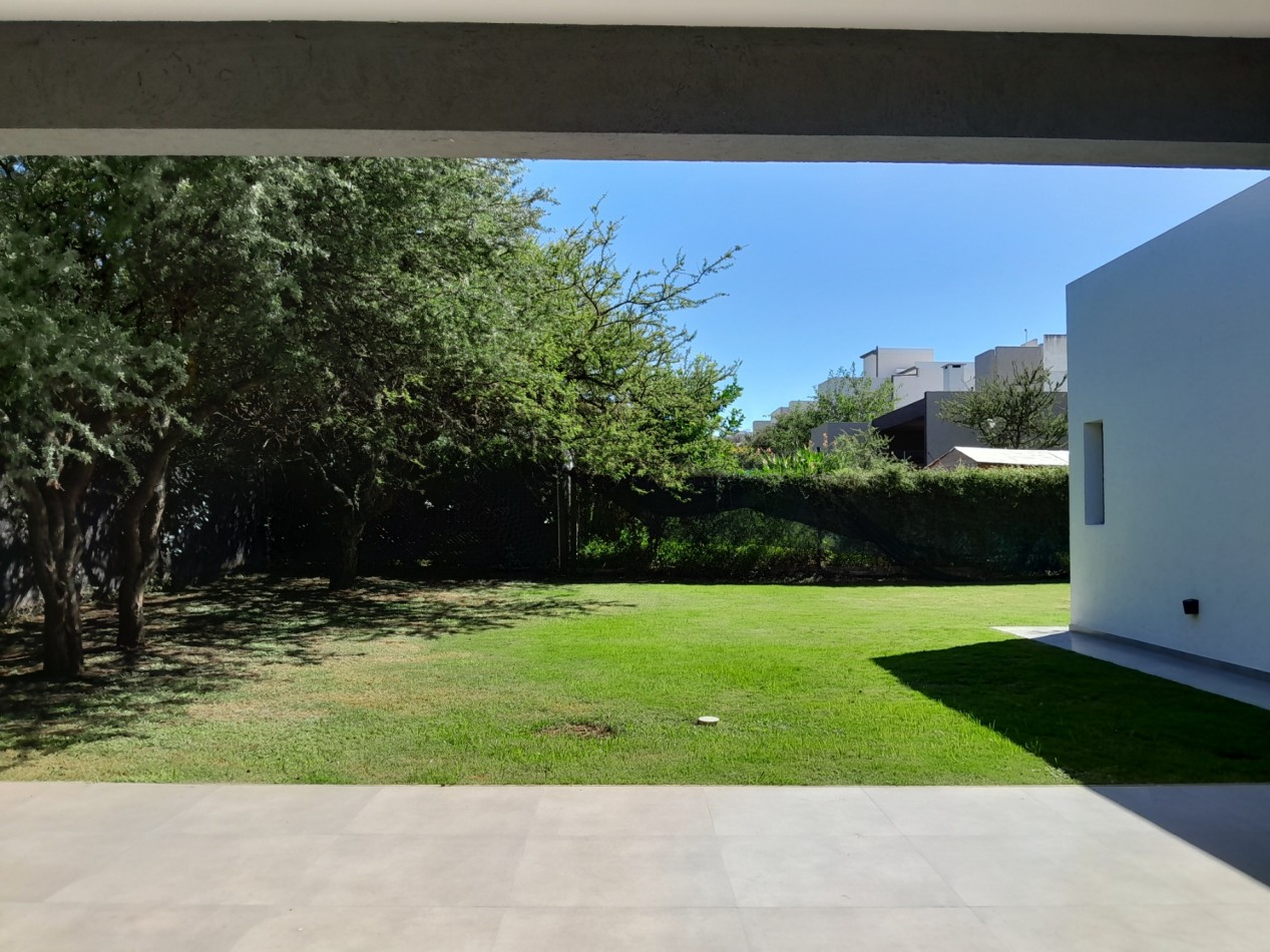 VENDO HERMOSA CASA DE 2 DORM. A ESTRENAR EN LAS CAÑITAS.